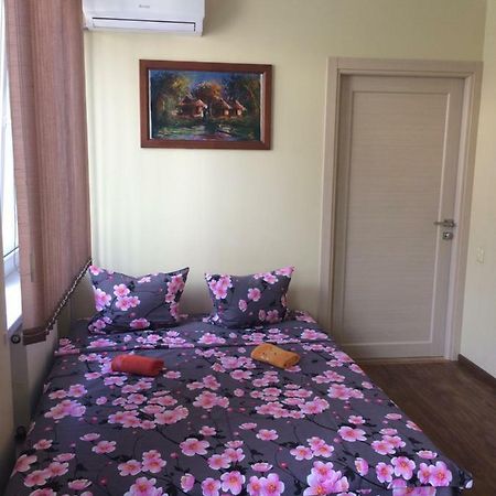 Room In The Guest House Odessa Exterior photo