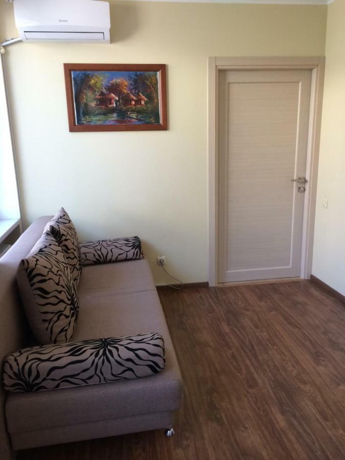 Room In The Guest House Odessa Exterior photo